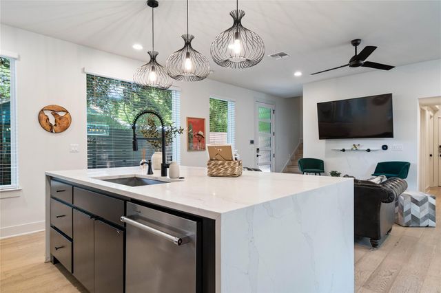 1306 Navasota ST, Austin, TX 78702