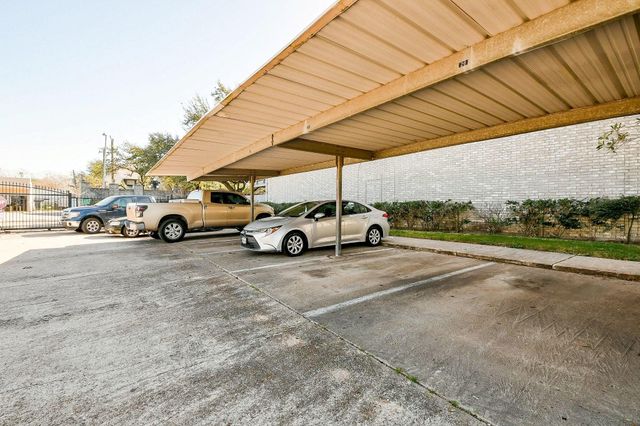 9700 Leawood Boulevard 311, Houston, TX 77099