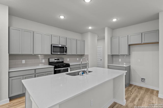 9982 Forestier Green, San Antonio, TX 78214