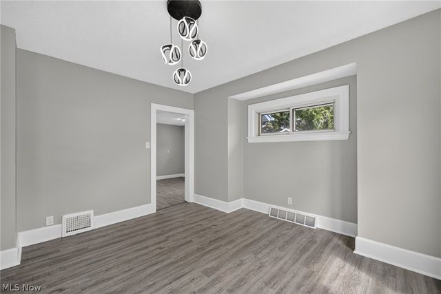 449 Kenilworth Avenue SE, Warren, OH 44483