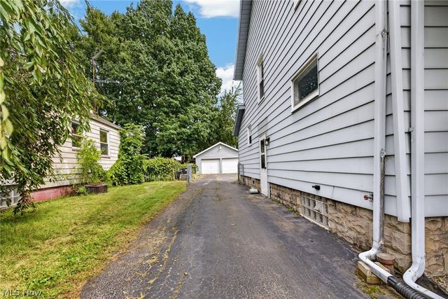 449 Kenilworth Avenue SE, Warren, OH 44483
