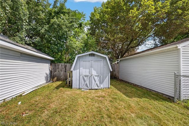 449 Kenilworth Avenue SE, Warren, OH 44483