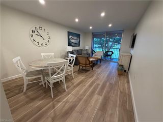180 Turtle Lake CT 206, Naples, FL 34105