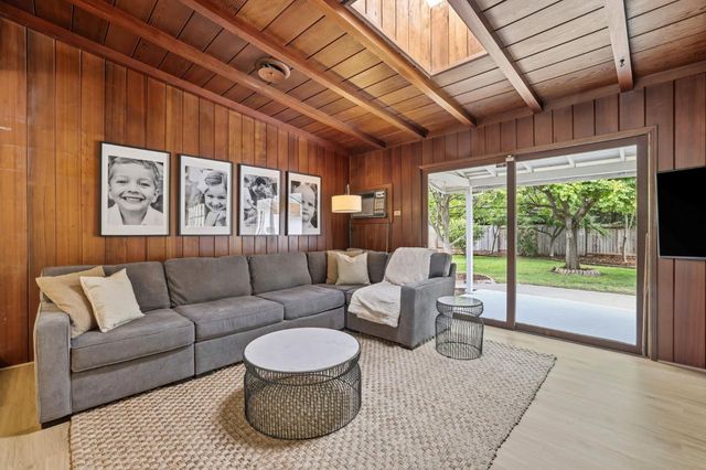 1828 Wayside Ln, Sacramento, CA 95864