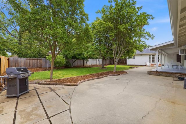 1828 Wayside Ln, Sacramento, CA 95864