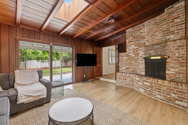 1828 Wayside Ln, Sacramento, CA 95864