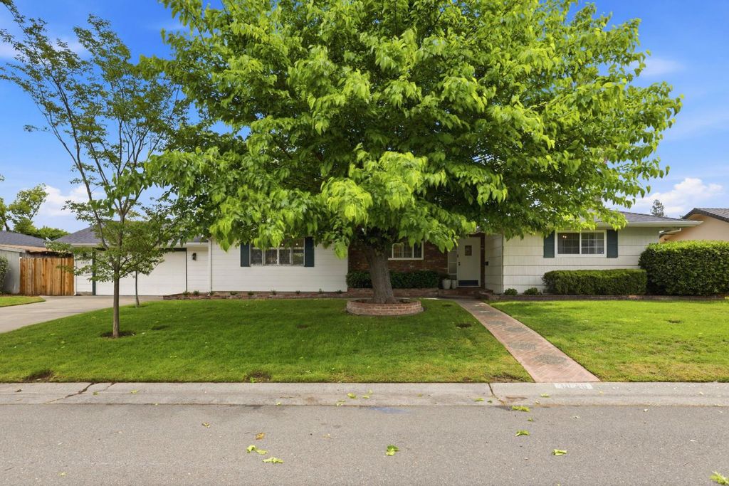 1828 Wayside Ln, Sacramento, CA 95864