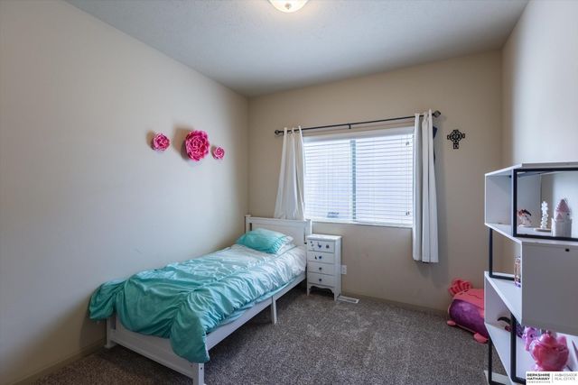 13717 S 42nd Avenue, Bellevue, NE 68123