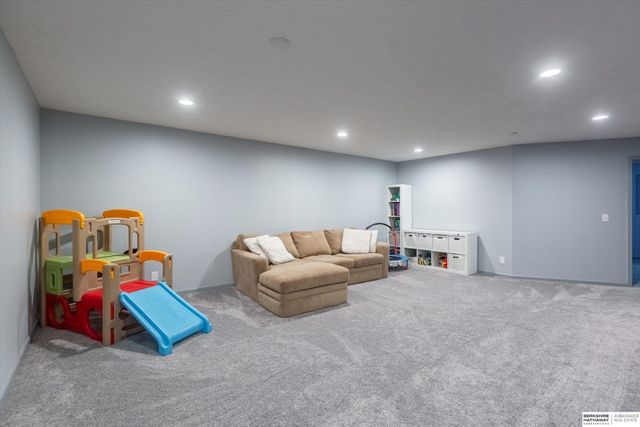 13717 S 42nd Avenue, Bellevue, NE 68123