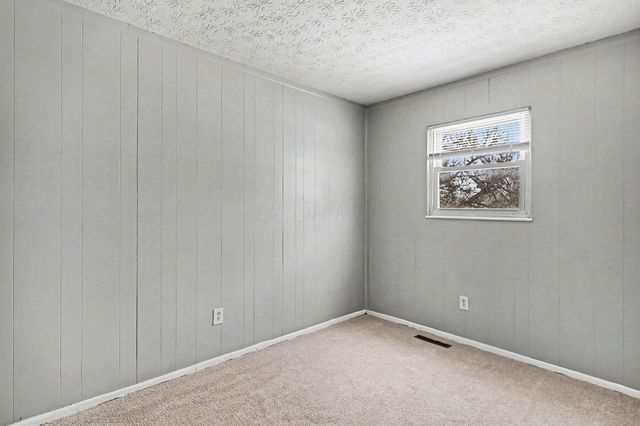 2900 Gentry Lane, Columbus, OH 43232