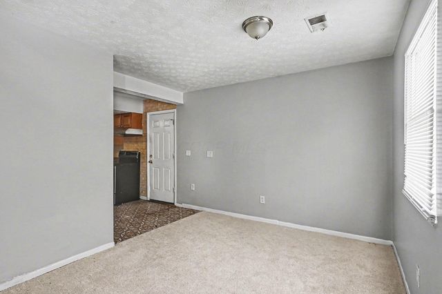 2900 Gentry Lane, Columbus, OH 43232