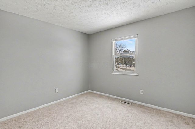 2900 Gentry Lane, Columbus, OH 43232