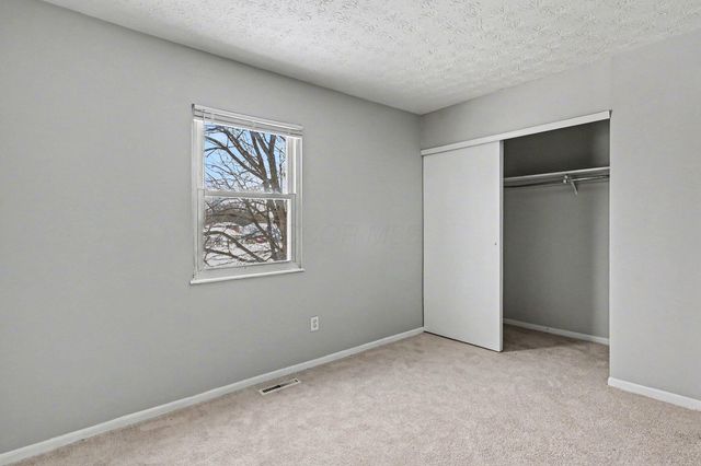 2900 Gentry Lane, Columbus, OH 43232