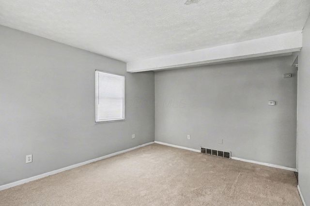 2900 Gentry Lane, Columbus, OH 43232