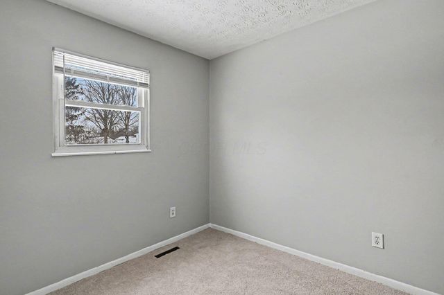 2900 Gentry Lane, Columbus, OH 43232