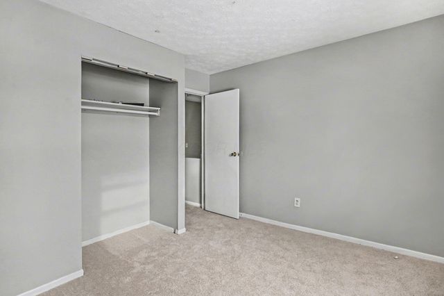 2900 Gentry Lane, Columbus, OH 43232