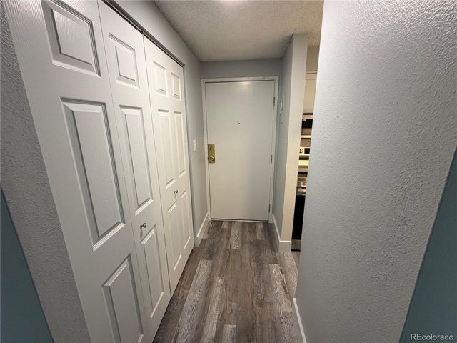 209 E Highline Cir 209-202, Centennial, CO 80122