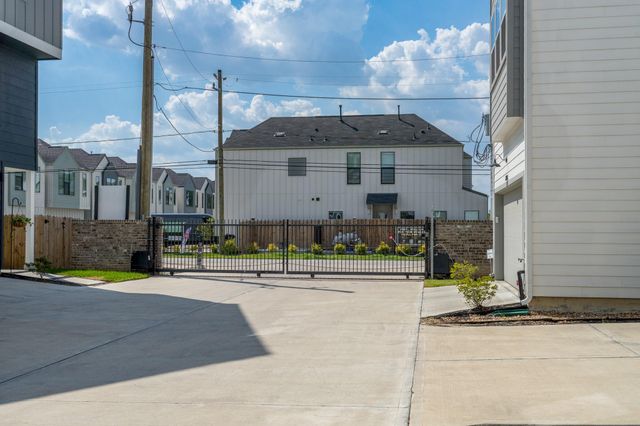 8324 Springwood Canyon Lane, Houston, TX 77055