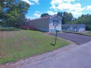 137 Brook Ln, Mars Boro, PA 16059