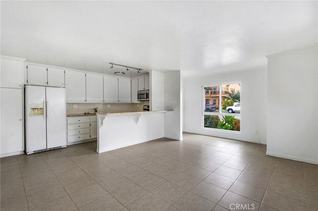 201 16th Street 2, Huntington Beach, CA 92648