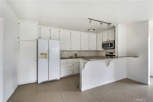 201 16th Street 2, Huntington Beach, CA 92648
