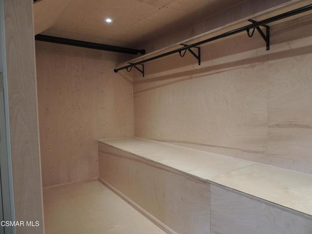 74 Rosehedge Lane, Oak Park, CA 91377