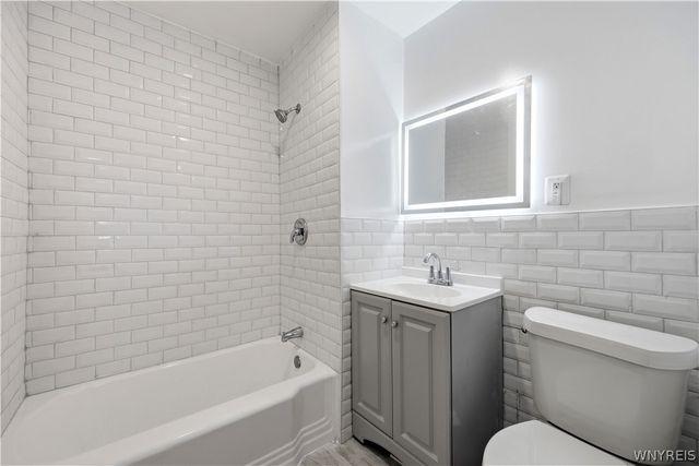 242 Newburgh Avenue, Buffalo, NY 14215