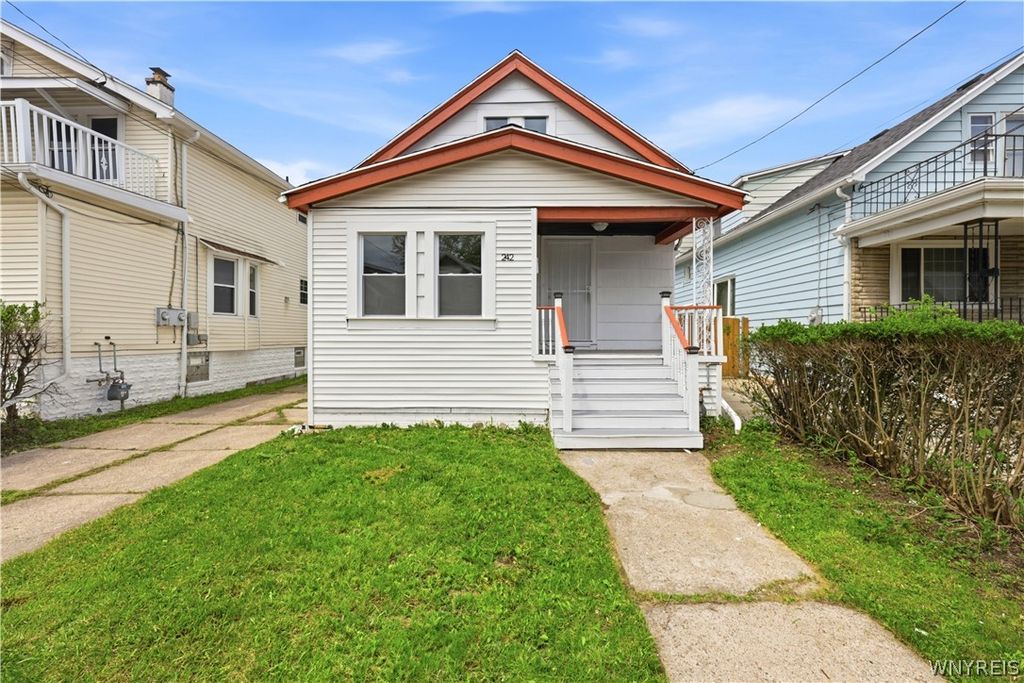 242 Newburgh Avenue, Buffalo, NY 14215