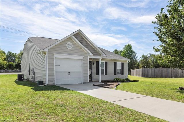 216 Florida Drive, Thomasville, NC 27360