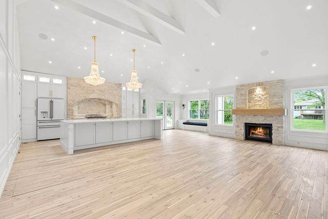 1004 Golden Avenue, Woodstock, IL 60098
