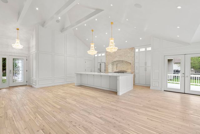 1004 Golden Avenue, Woodstock, IL 60098