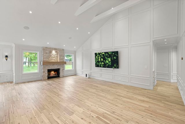 1004 Golden Avenue, Woodstock, IL 60098