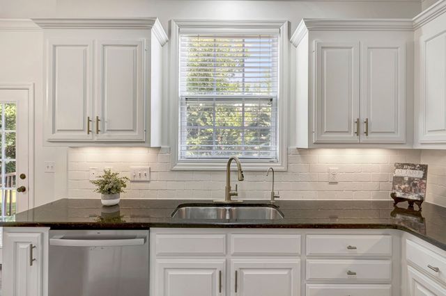 1019 Brixworth Dr, Thompsons Station, TN 37179