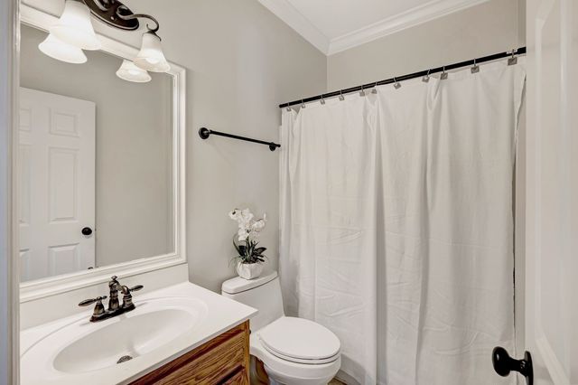 1019 Brixworth Dr, Thompsons Station, TN 37179