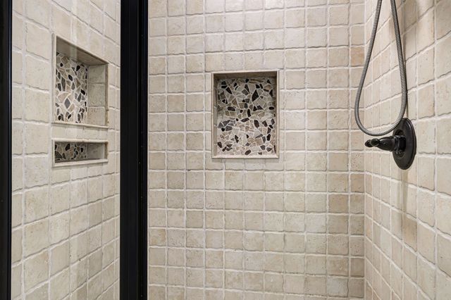 1019 Brixworth Dr, Thompsons Station, TN 37179