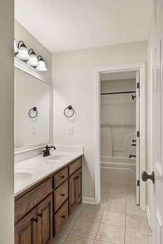 1019 Brixworth Dr, Thompsons Station, TN 37179