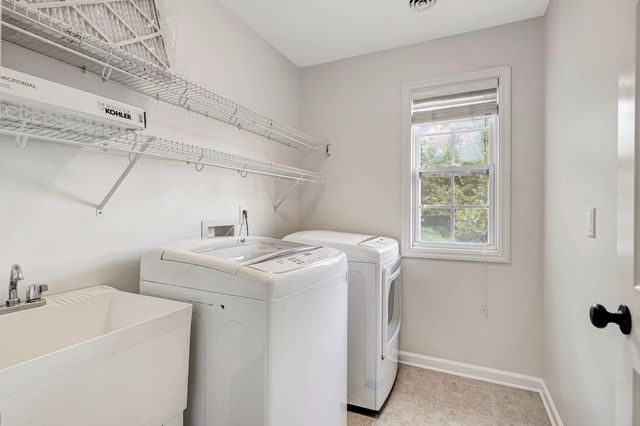 1019 Brixworth Dr, Thompsons Station, TN 37179