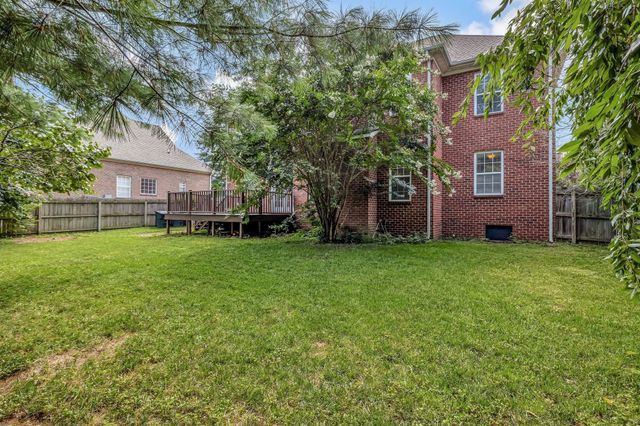 1019 Brixworth Dr, Thompsons Station, TN 37179