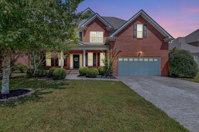 1019 Brixworth Dr, Thompsons Station, TN 37179