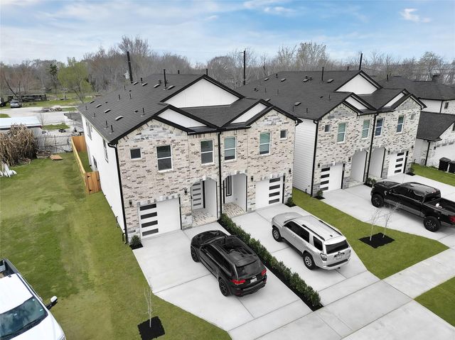 13106 Donegal B, Houston, TX 77047