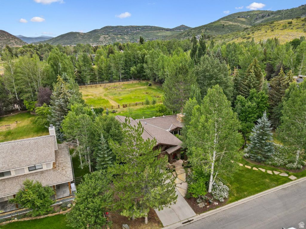 Image 2 of property listing at 2350 LUCKY JOHN DR, Park City, UT 84060