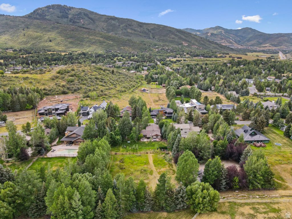Image 11 of property listing at 2350 LUCKY JOHN DR, Park City, UT 84060