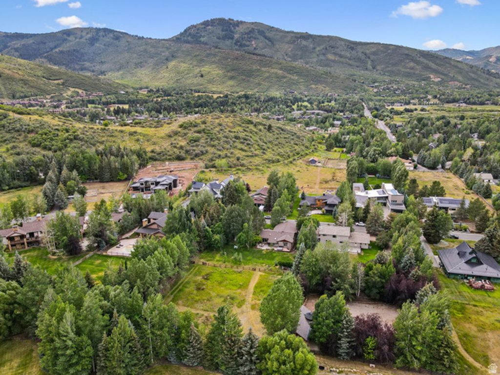 Image 12 of property listing at 2350 LUCKY JOHN DR, Park City, UT 84060