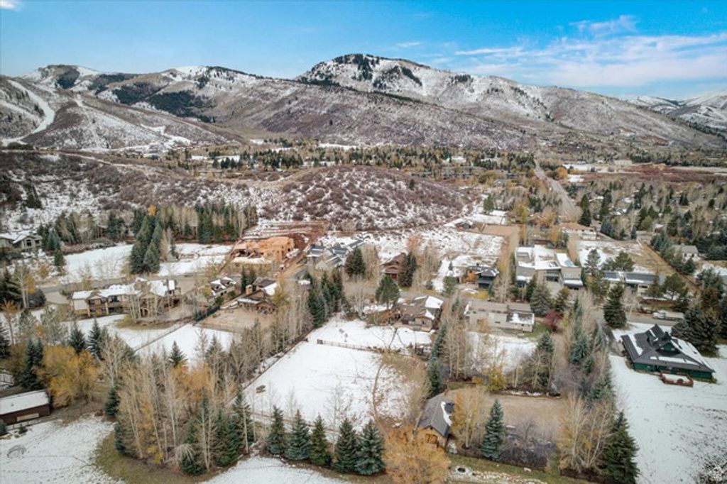 Image 16 of property listing at 2350 LUCKY JOHN DR, Park City, UT 84060