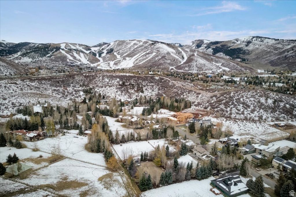 Image 17 of property listing at 2350 LUCKY JOHN DR, Park City, UT 84060