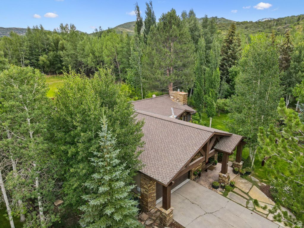 Image 25 of property listing at 2350 LUCKY JOHN DR, Park City, UT 84060