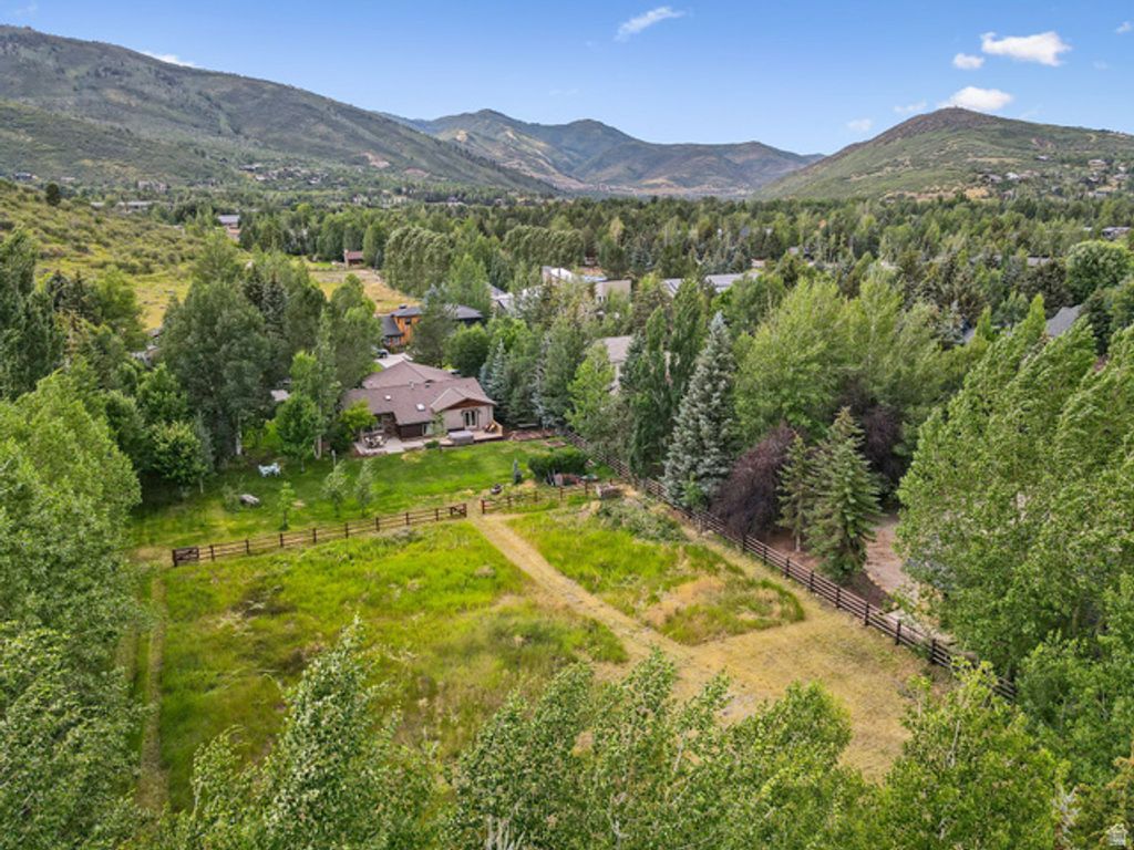Image 5 of property listing at 2350 LUCKY JOHN DR, Park City, UT 84060