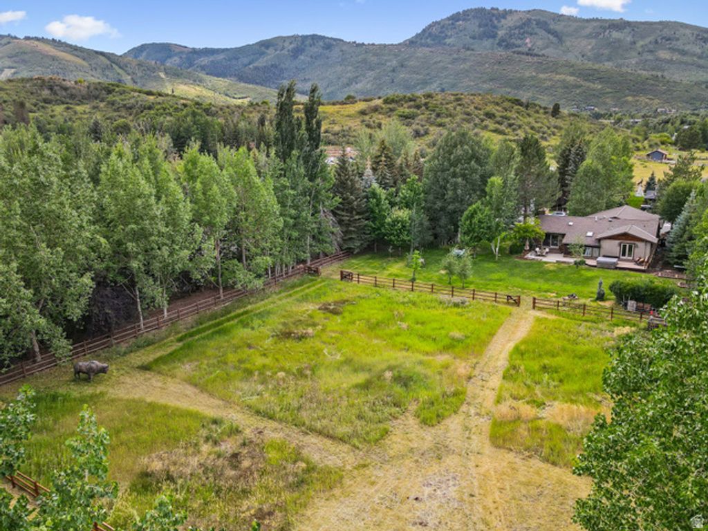 Image 7 of property listing at 2350 LUCKY JOHN DR, Park City, UT 84060