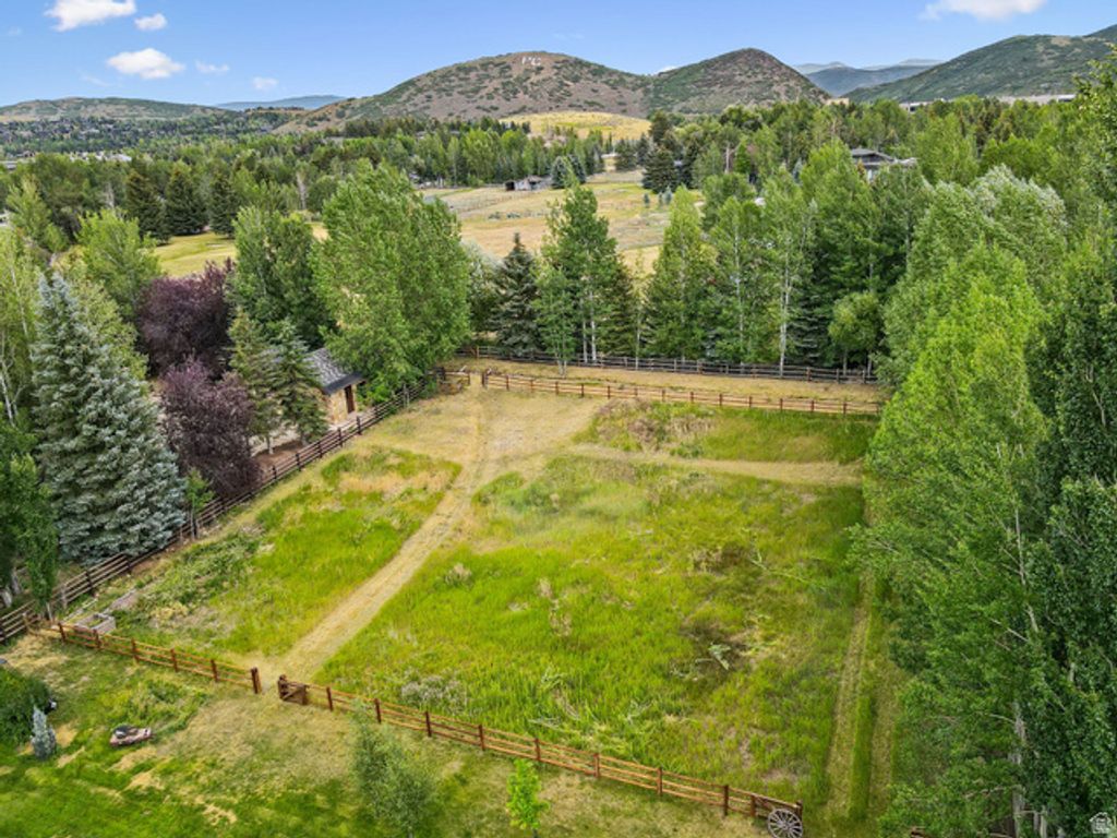 Image 8 of property listing at 2350 LUCKY JOHN DR, Park City, UT 84060