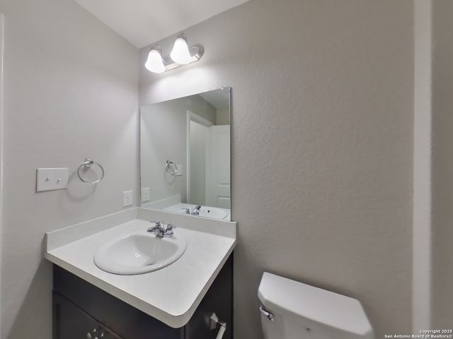 1932 Bluethroat, New Braunfels, TX 78130